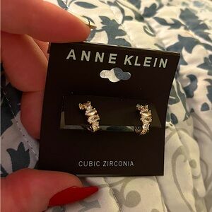 Anne Klein Huggies